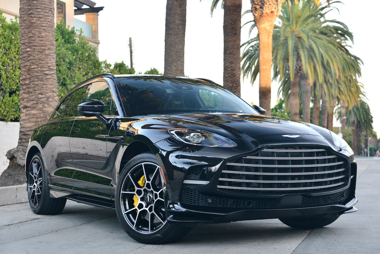 aston martin dbx 2023 SD7VUJBW6PTV06832 image aston martin dbx 2023 SD7VUJBW6PTV06832 image